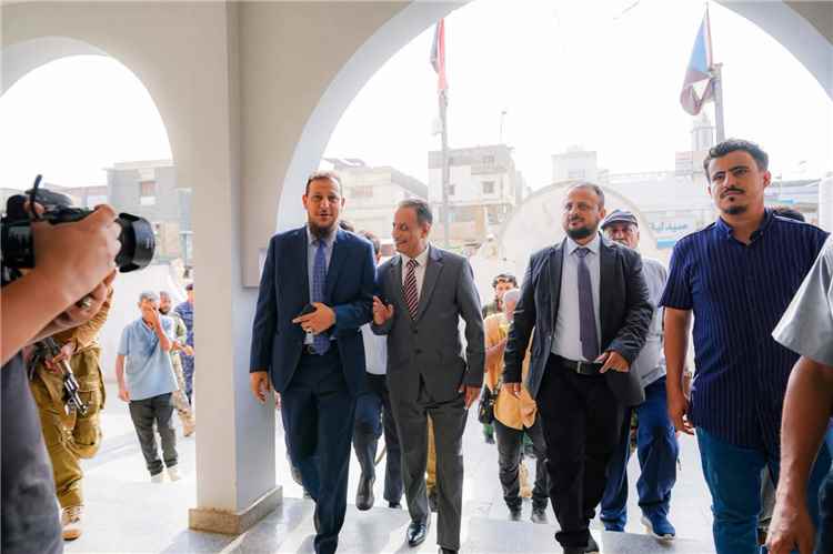 مستشفى 22 مايو بعدن يعود إلى الخدمة بقيادة الدكتور محمد أحمد اليزيدي
