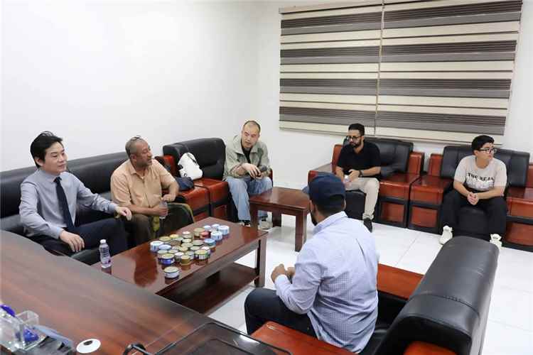 مباحثات يمنية صينية لتعزيز الاستثمار في قطاع تعليب الأسماك