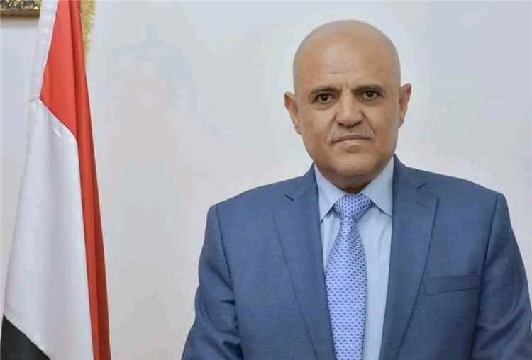 محافظ تعز يدعو إلى اصطفاف وطني خلف الرئيس العليمي لاستكمال التحرير وإنهاء الانقلاب