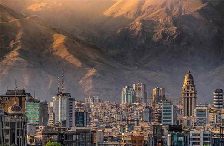 ترامب يهدد بتدمير محطة طاقة في إيــــــ،ران مقابل كل سفينة تستهدفها في مضيق هرمز