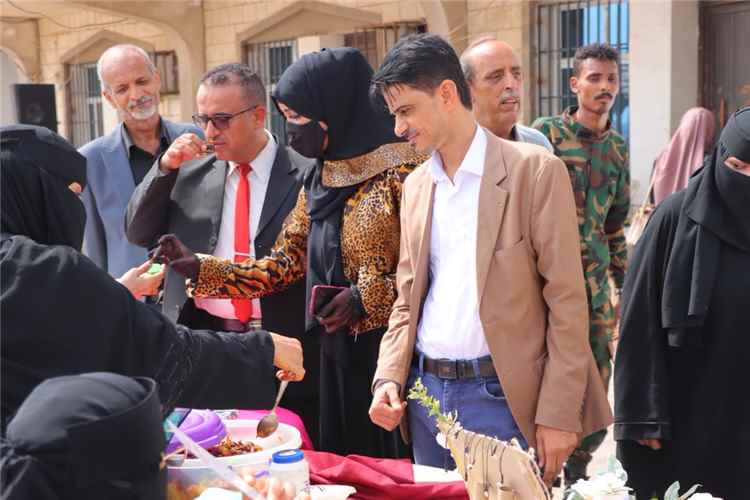 برعاية مجلس المستقبل الجنوبي  في عدن.. قطاع المرأة والطفل يقيم بازارًا لدعم الأسر المنتجة