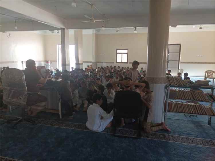 اختتام الدورة العلمية بجامع الفرقان بيافع سرار وتكريم 276 طالباً برعاية الشيخ أنيس الداؤودي