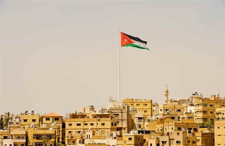 الجيش الأردني يعلن إسقاط 7 صواريخ و6 مسيرات إيــــ ــرانية