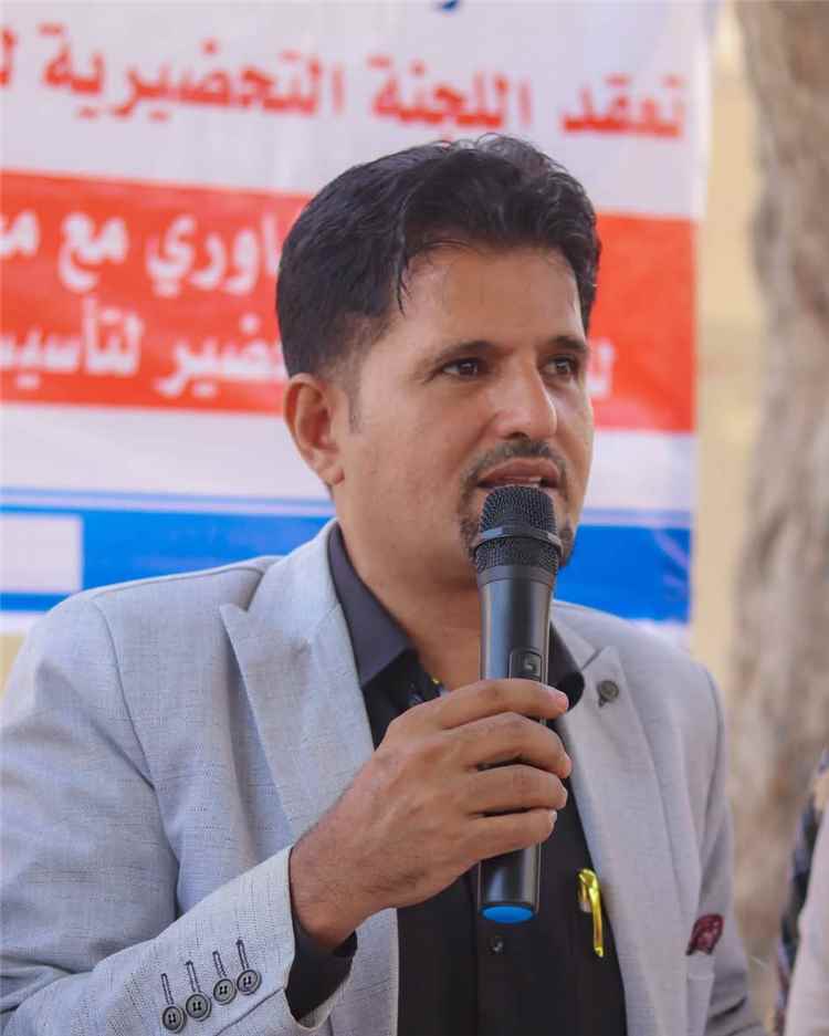 مدير عام إعلام أبين يعزّي في وفاة المربي الفاضل الأستاذ عوض القطي
