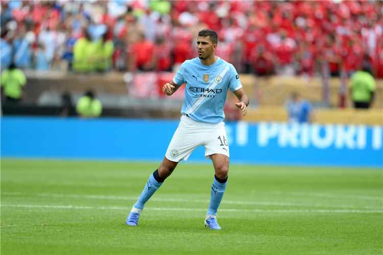 رودري يبلغ مانشستر سيتي بموقفه من الانتقال إلى ريال مدريد