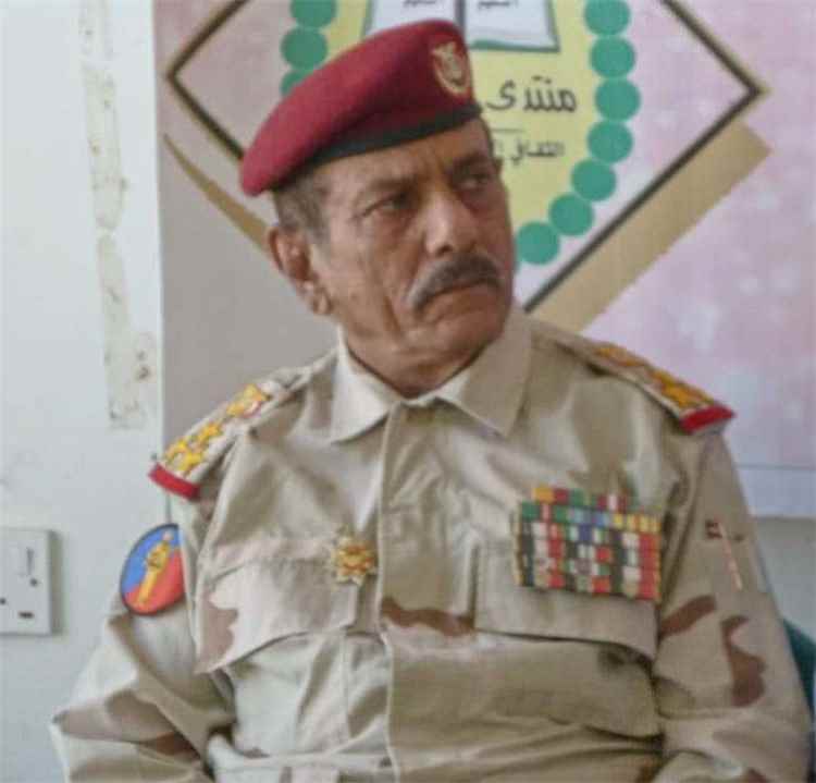 العميد الركن محمد ملهم يهنئ محافظ أبين بمناسبة تعيينه قائدا لمحور أبين وترقيته إلى رتبة لواء