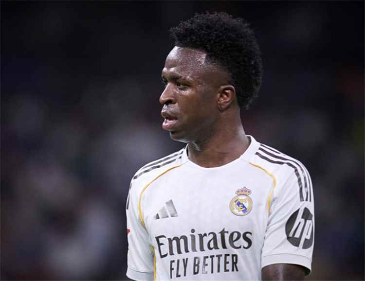 ريال مدريد يحدد شرطه الوحيد للتخلي عن خدمات فينيسيوس هذا الصيف
