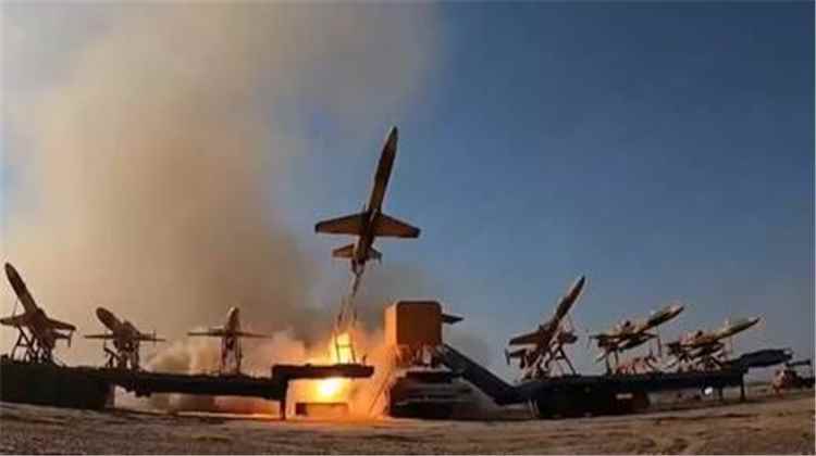 العراق يفتح تحقيقاً بعد اتهامات سعودية بانطلاق مسيّرات من أراضيه واستهداف منشآت نفطية