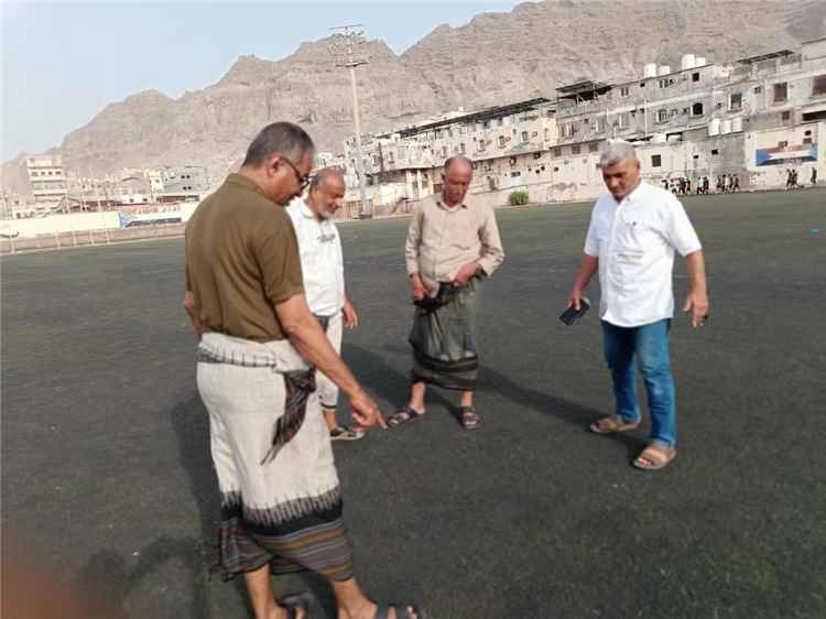 إدارة نادي شمسان تناشد محافظ عدن ورجال الأعمال دعم مشروع تعشيب ملعب باوزير بمديرية المعلا