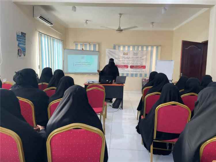 اللجنة الوطنية للمرأة فرع ساحل حضرموت تدشن برنامج “الاستقرار الأسري والسلم المجتمعي” بالديس الشرقية