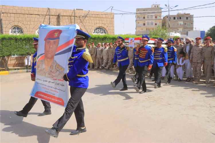 ‏تشييع رسمي وشعبي مهيب لجثمان قائد كتيبة النقل الشهيد العقيد النهاري