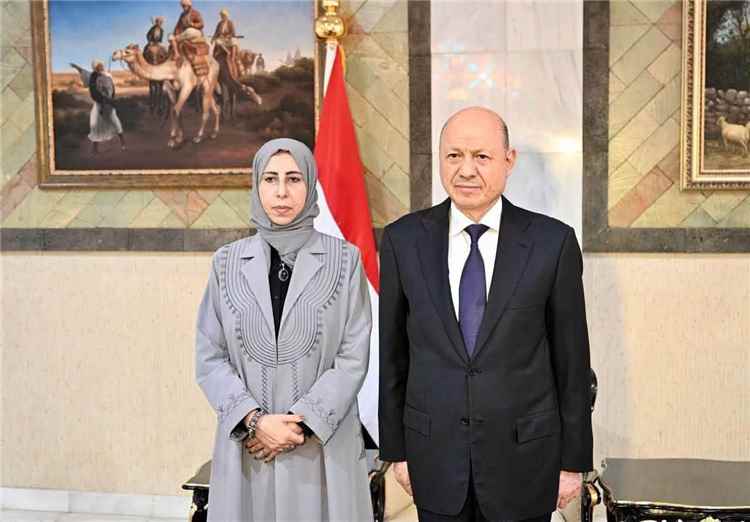 مصادر خاصة تكشف كواليس التعيينات الوزارية الأخيرة.. اعتراضات داخل مجلس القيادة أفضت إلى تعديلها