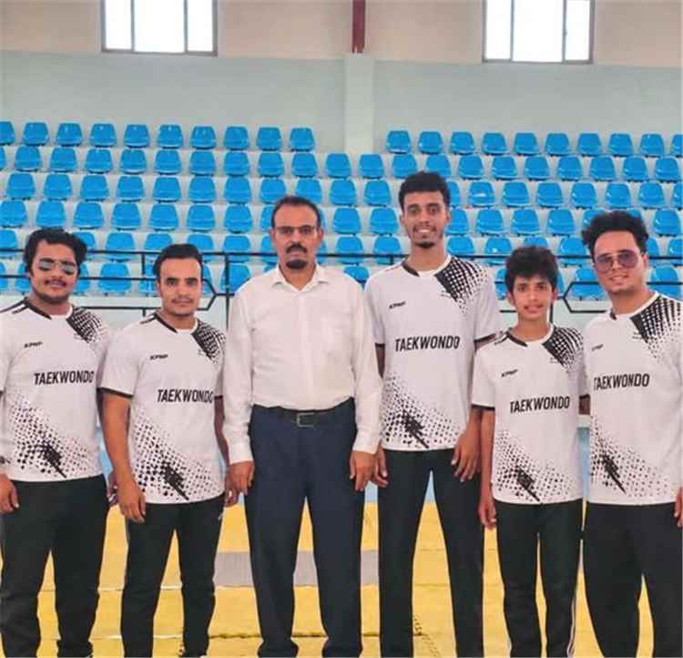 مدير عام شباب ورياضة مأرب يودع بعثة منتخب التايكواندو المتوجهة لعُمان