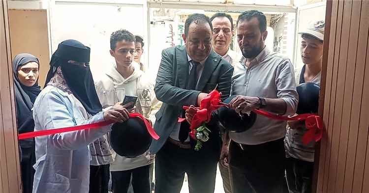 تدشين مشروع تركيب منظومة التكييف بالطاقة الشمسية للمرفق الصحي الثالث في مديرية دارسعد بعدن