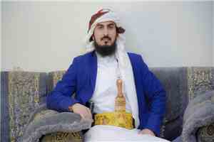 الشيخ علوي أحمد العولقي يبعث برقية تهنئة إلى أخيه طه أحمد علوي العولقي بمناسبة زفافه