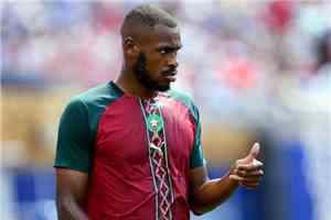 بعد تألقه مع المغرب في المونديال .. صفقة بـ10 ملايين يورو تنقل عيسى ديوب إلى إنجلترا
