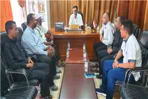 مدير عام مديرية القطن يلتقي إدارتي مركز الصادرات الزراعية بتريم (البصل و التمور) ومركز صادرات العسل بالمديرية لبحث تعزيز صادرات البصل والتمور والعسل
