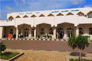 وزير النقل يوجه بتشكيل لجنة للنزول إلى مطار سقطرى والوقوف على مطالب الموظفين
