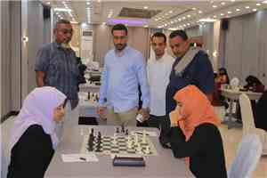 مدير شباب لحج يتفقد بطلات الجمهورية للشطرنج في عدن ويشيد بإنجازهن التاريخي