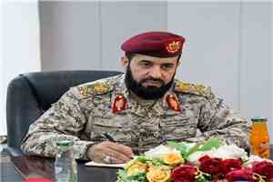 العميد يوسف العاقل يهنئ اللواء د. مختار الرباش بتعيينه قائداً لمحور أبين وترقيته إلى رتبة لواء