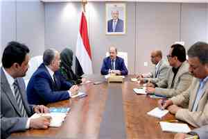 رئيس الوزراء يترأس في عدن اجتماع اللجنة العليا لتسويق النفط