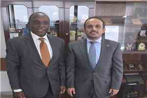 القائم بالأعمال في نيروبي يبحث مع مسؤول كيني إقامة شراكة في مجال التدريب وبناء القدرات