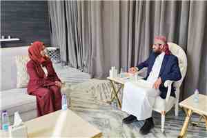 عضو مجلس القيادة المحرّمي يلتقي وزيرة الخارجية ويشدد على تعزيز الحضور الدبلوماسي
