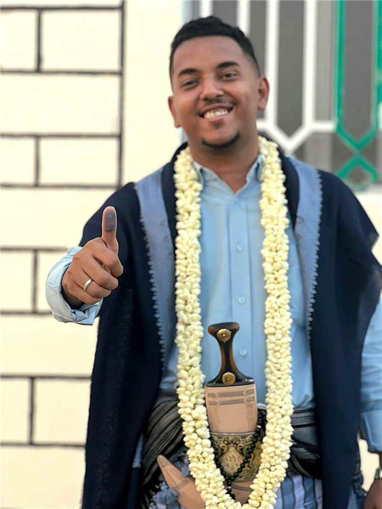 مبارك للشاب الخلوق أصيل عبدالحكيم باهديله عقد قرانه الميمون