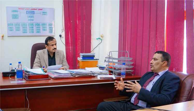 المحافظ بن الوزير يناقش مع هيئة استكشاف وانتاج النفط استئناف النشاط النفطي بشبوة