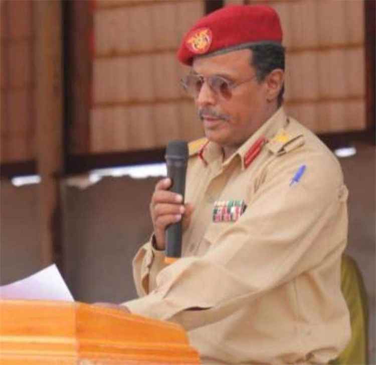 قائد محور الغيضة يلفت الأنظار بموقف إنساني تجاه ناطقه الإعلامي خلال رحلة علاج