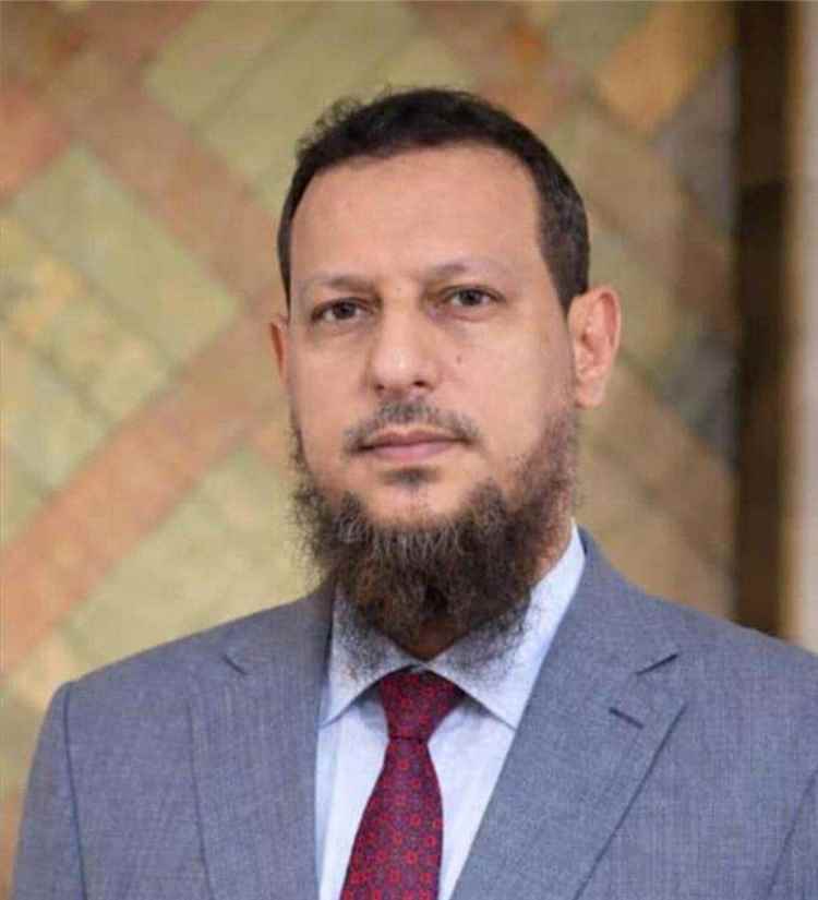 مكتب محافظ عدن يحذر من انتحال صفته واستخدام رقم لطلب تحويلات مالية