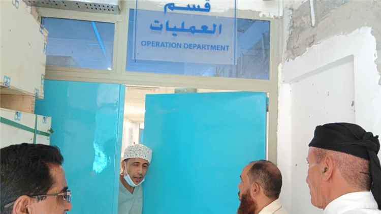 نجاح 5 عمليات جراحية مجانية بمستشفى رصد العام بتمويل من أبناء يافع في الصين