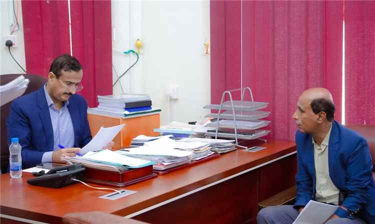 المحافظ ابن الوزير يشيد بالتحضيرات لامتحانات الثانوية العامة بشبوة.