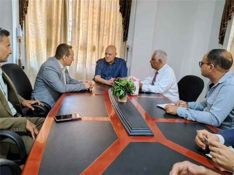 محافظ تعز  يزور الجهاز المركزي للرقابة والمحاسبة ويؤكد على تعزيز الشفافية وحماية المال العام