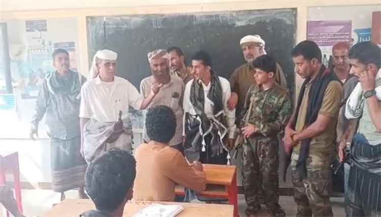 مدير عام مديرية الوضيع يدشن امتحانات الثانوية العامة بالمديرية