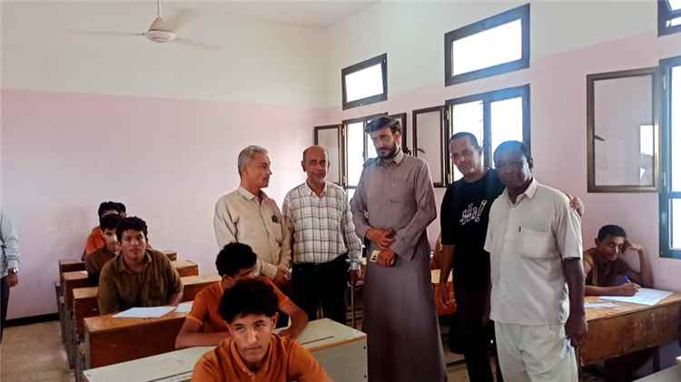 مدير عام زنجبار يشارك في تدشين اختبارات الثانوية العامة ويؤكد أن التعليم مفتاح التنمية