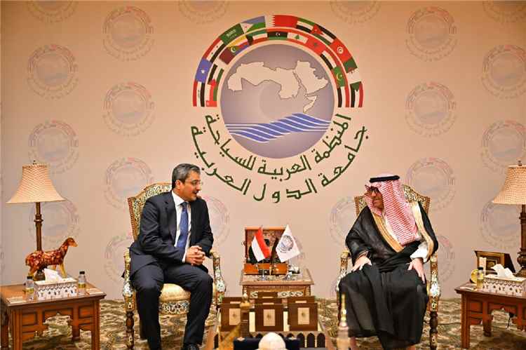 وزير الثقافة والسياحة يناقش تعزيز التعاون السياحي بين اليمن والمنظمة العربية للسياحة
