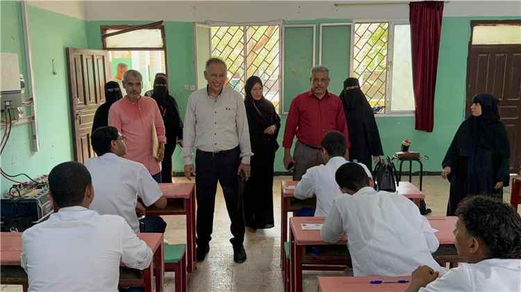 الجاوي يتفقد مراكز الامتحانات الوزارية للعام الدراسي 2025-2026 بالمدارس الثانوية بمديرية المعلا