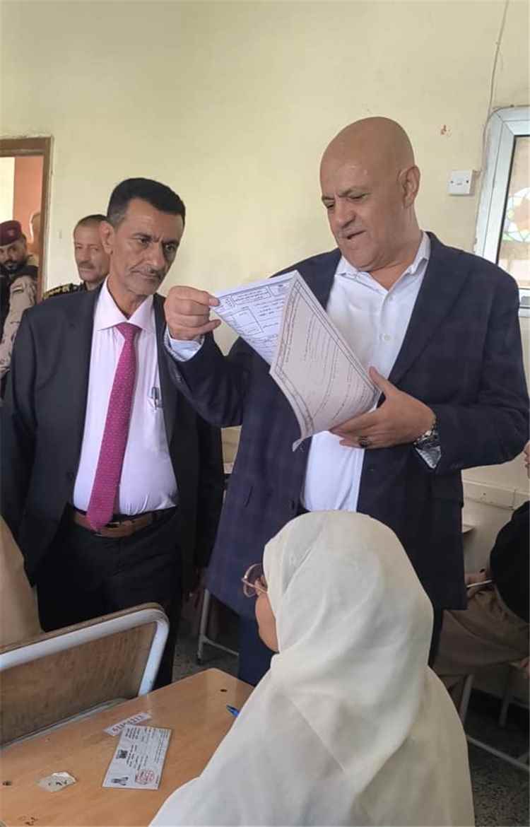 محافظ تعز نبيل شمسان يدشن امتحانات الثانوية العامة ويؤكد: السلطة المحلية وفرت كل السبل لنجاحها