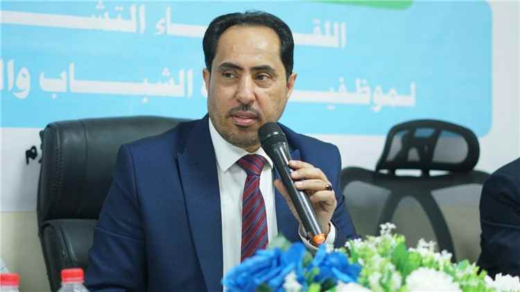 البكري يحول مناشدة أهالي قرية فقيرة إلى فرحة.. شاشة عملاقة لنقل كأس العالم في قلب قرية لحجية نائية