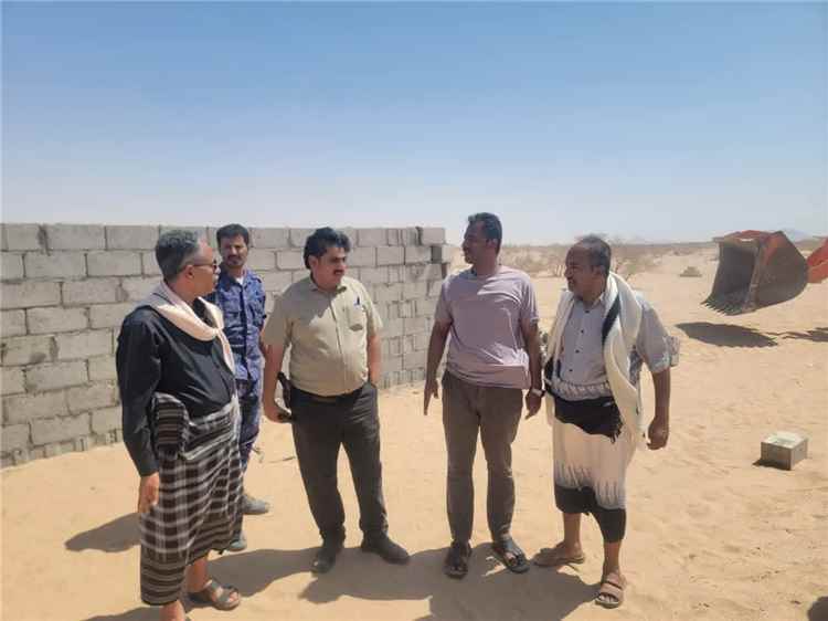 حملة لإزالة العشوائيات في عتق ضمن توجه لتنظيم التوسع العمراني