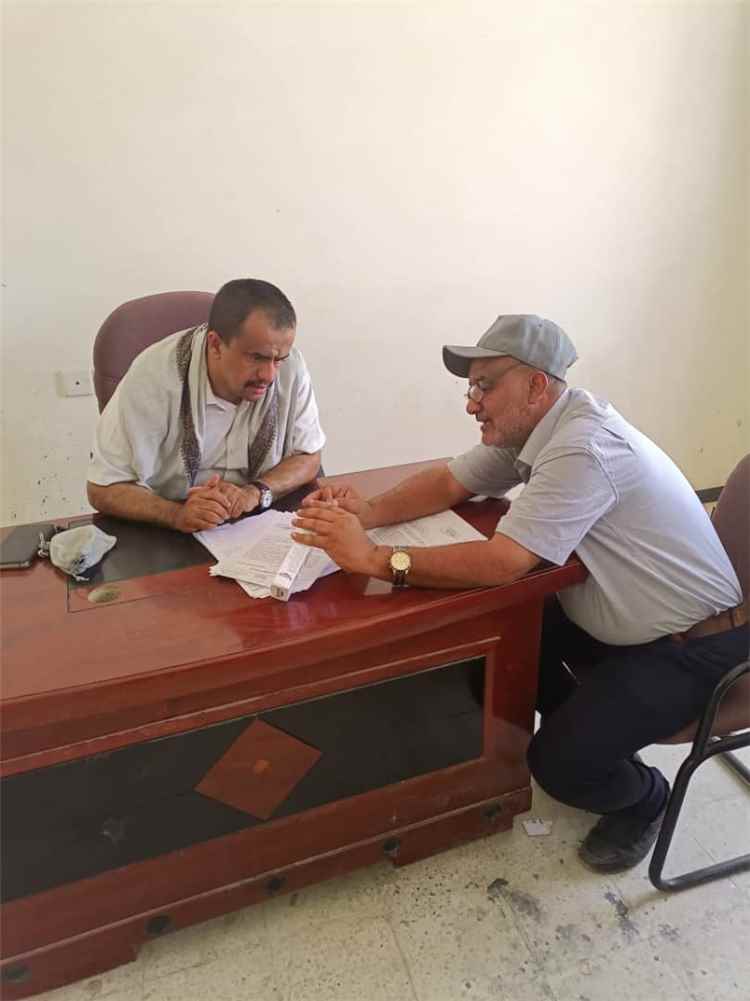 الصناعة والتجارة بشبوة تلاحق المخالفين وتحيل قضايا تموينية للنيابة
