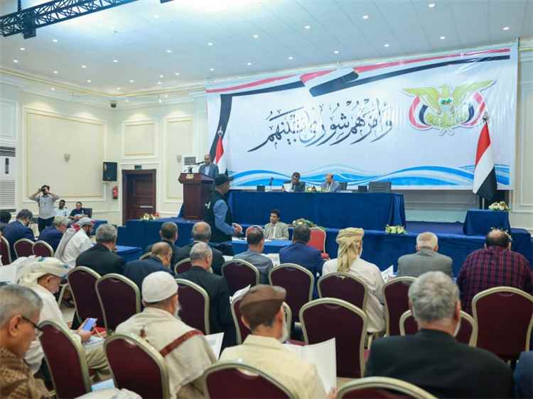 السفير الأوروبي يؤكد دعم انعقاد البرلمان اليمني ويدعو لتعزيز الإصلاحات المؤسسية
