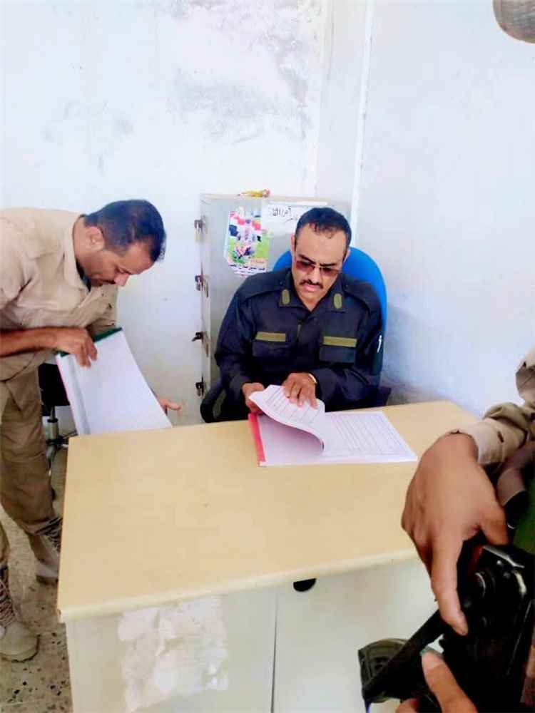 مدير عام شرطة الضالع يتفقد سير العمل الأمني بمديرية قعطبة وقسم شرطة الفاخر