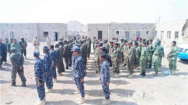 لحج.. مدير امن المضاربة والعارة الرائد شاكر العلقمي يستعرض جاهزية قوات الأمن العام