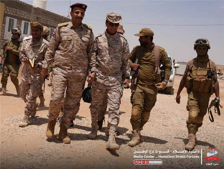 قائد الفرقة الثالثة بالعبر يلتقي مدير دائرة الإعلام لقوات درع الوطن لبحث تطوير العمل الإعلامي العسكري