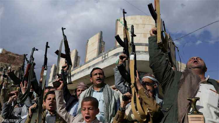 مصادر: نقص الإمدادات يفاقم أوضاع مقاتلي الحوثيين ومغادرة عناصر من الجبهات