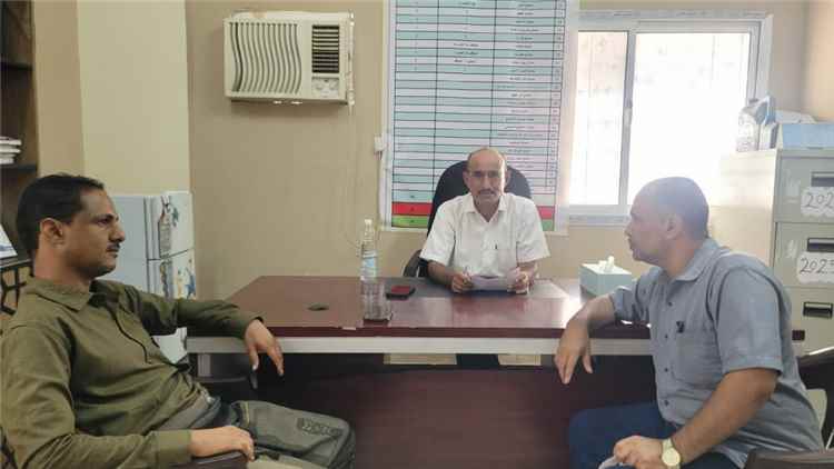 مدير عام المسيمير يلتقي مدير مكتب الصناعة والتجارة بلحج ويبارك تكليفه بمنصبه الجديد