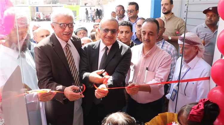 وزير الصحة يفتتح مركز القلب الخيري بعدن ويدشن المخيم الخامس لجراحات القلب والقسطرة العلاجية