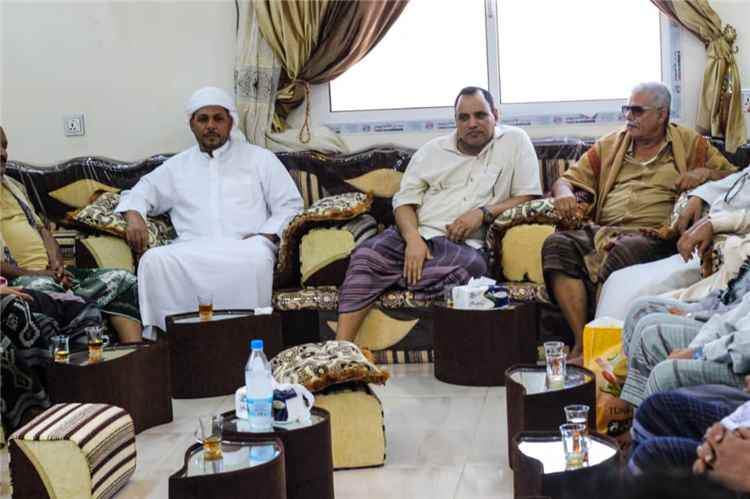عضو مجلس الشورى يحيى مبارك يقيم مأدبة غذاء على شرف محافظ سقطرى ووزير الزراعة بعدن